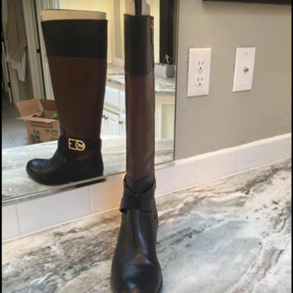 Never worn Michael Kors boots - Picture 2 of 3